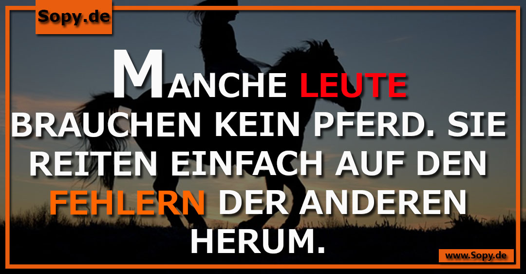 Person zeigt anklagend auf andere symbolisiert bissiges Kritikreiten an fremden Fehlern
