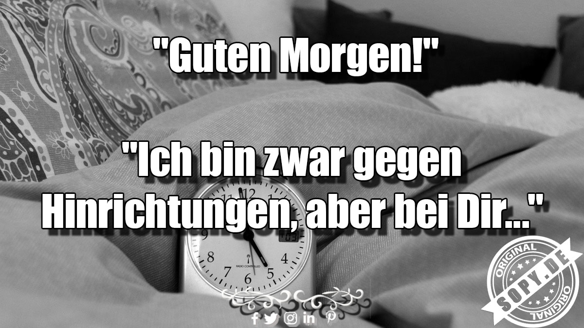 Grinsende Person deutet frechen Anmachspruch mit dunklem Humor an