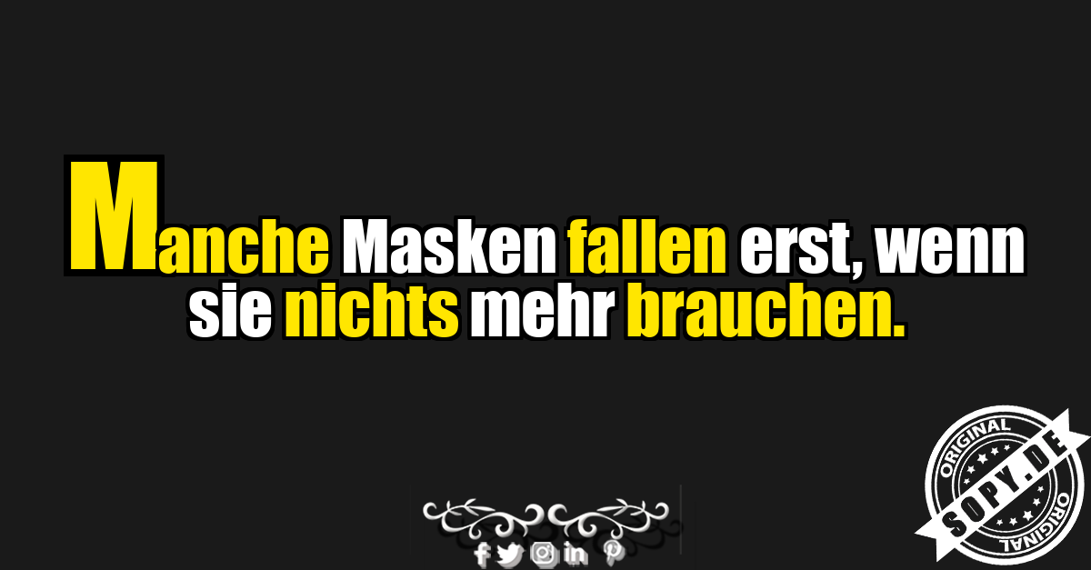 Nachdenkliche Person mit verstreuten Masken in dunkler Atmosphäre