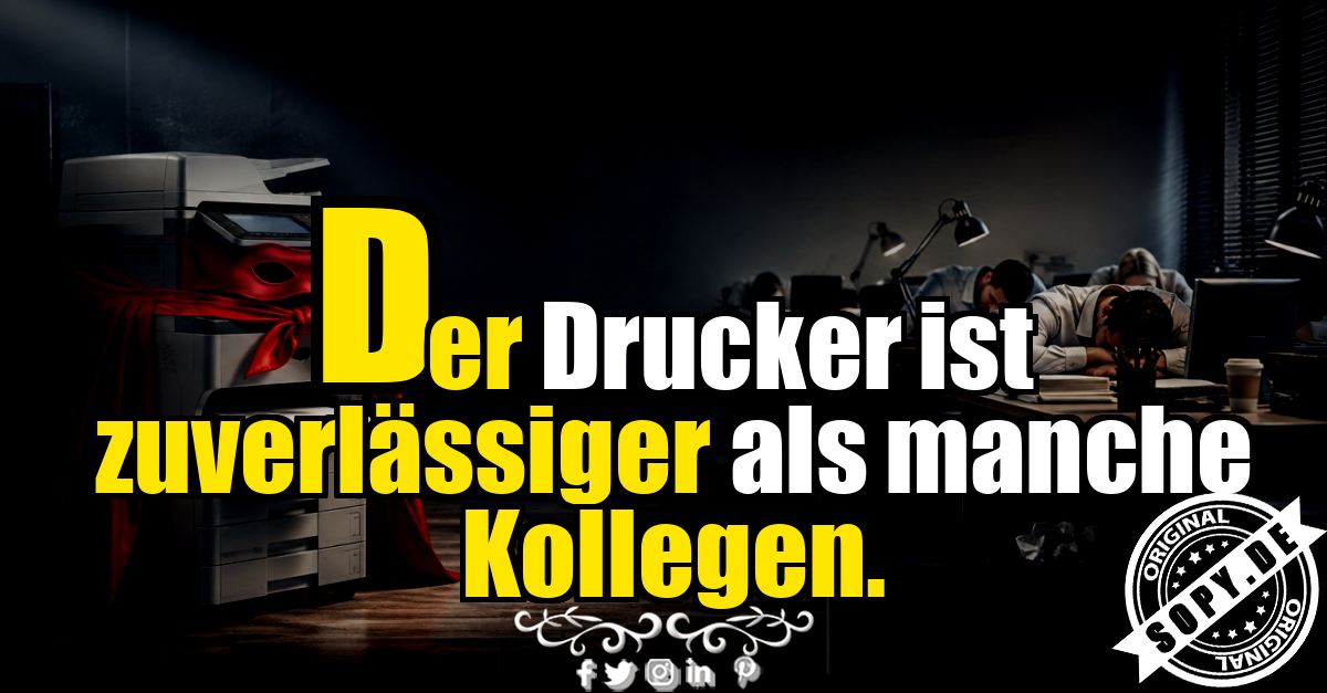 Heroischer Drucker im dunklen Büro neben müden Kollegen