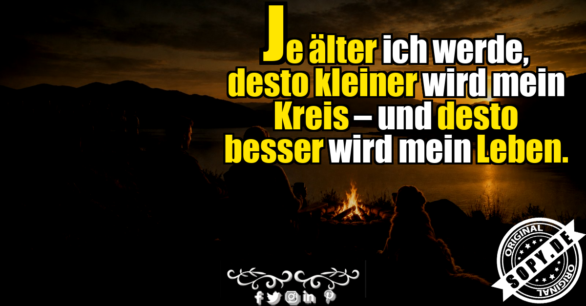Kleiner Kreis am Lagerfeuer strahlt Ruhe und Zufriedenheit aus