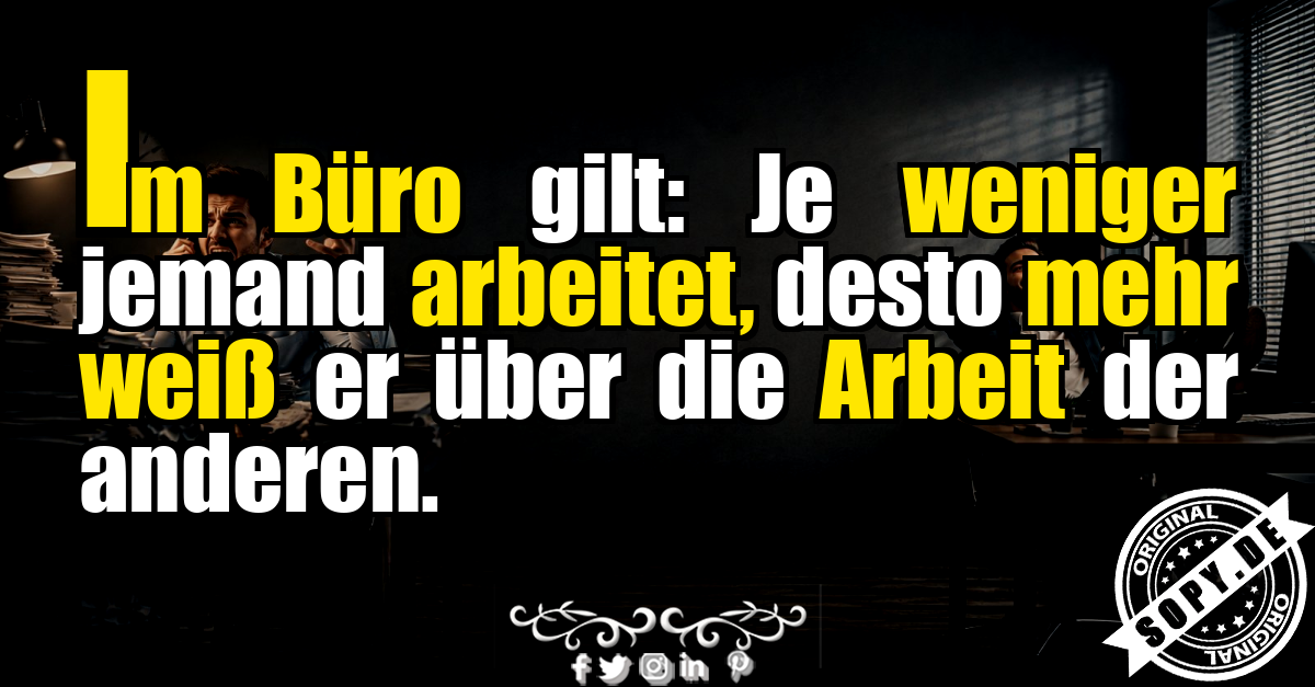 Gestresster Kollege neben entspanntem Mitarbeiter im dunklen Büro